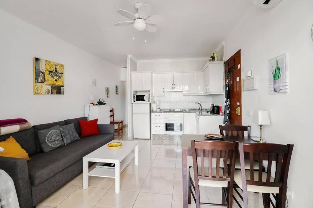 Capistrano Village, 1 Bedroom + Free Wi-Fi 네르하 외부 사진